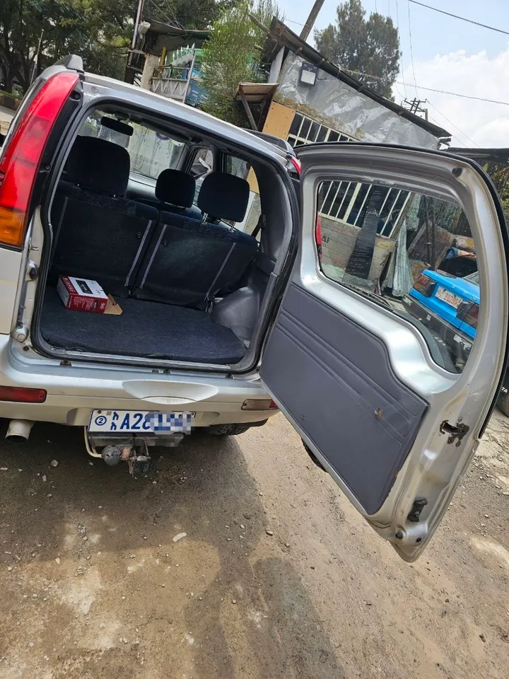 Daihatsu Terios 2000 Automatic – photo 7