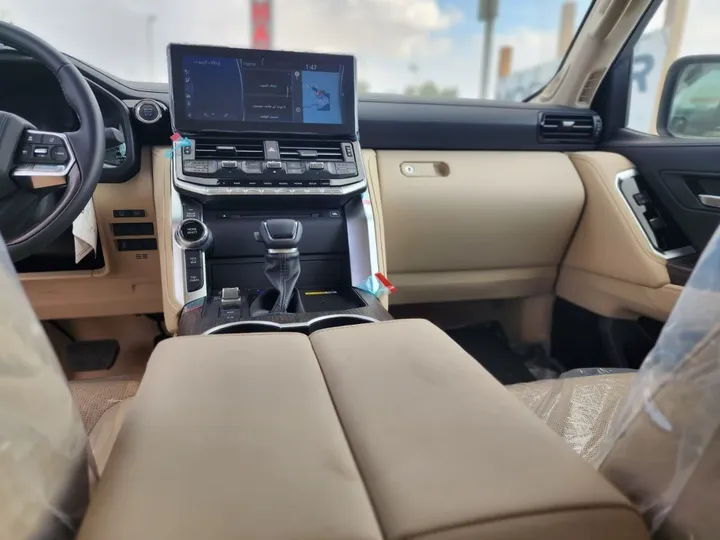 Toyota Land Cruiser V6 VXR 2023 – photo 5