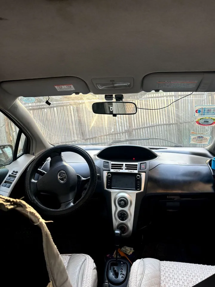 Toyota Yaris Compact 2007 – photo 4