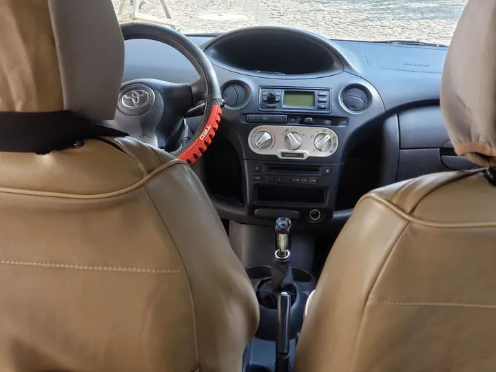Toyota Yaris 2005 Manual – photo 3