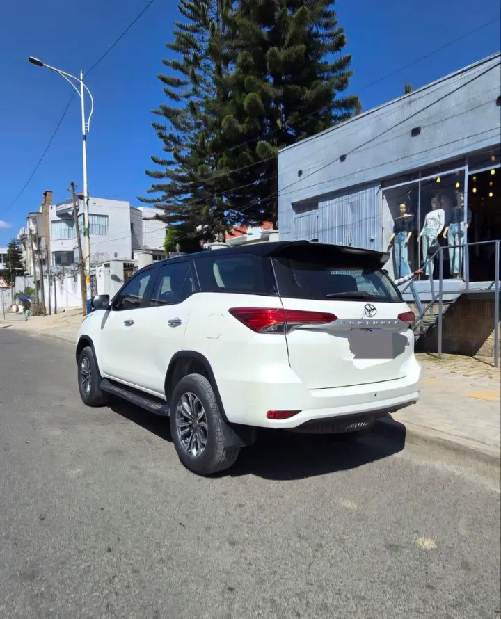 Toyota Fortuner 2020 2.7L 4WD – photo 5