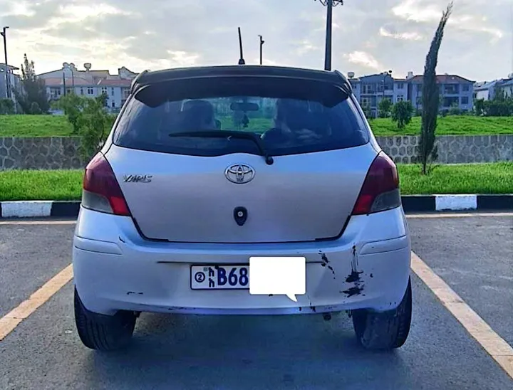 Toyota Yaris Compact 2010 Automatic – photo 5