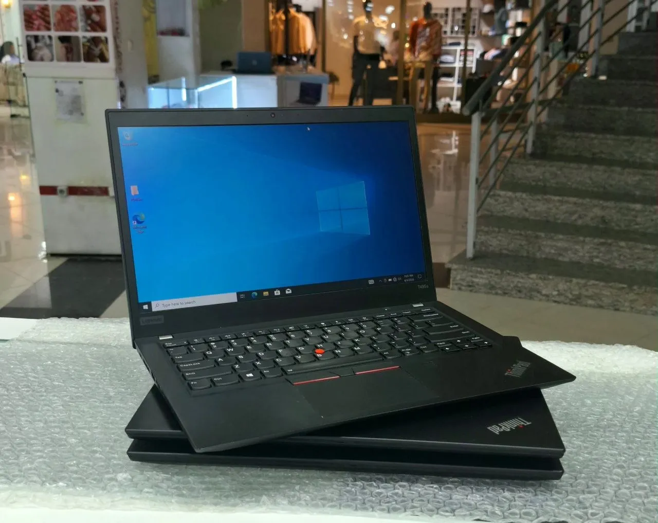 Lenovo ThinkPad T495s Business Laptop – photo 3