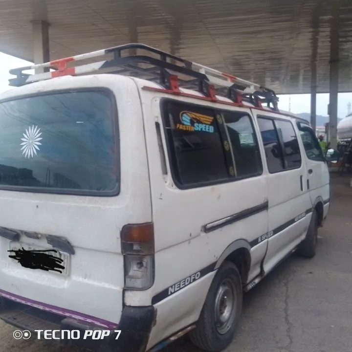 Toyota Hiace 1RZ Petrol 1998 – photo 3