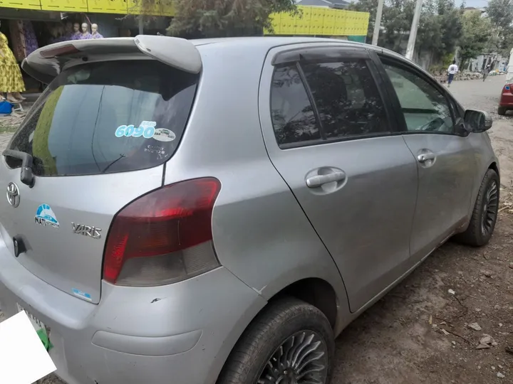 Toyota Yaris Compact 2009 Automatic – photo 4