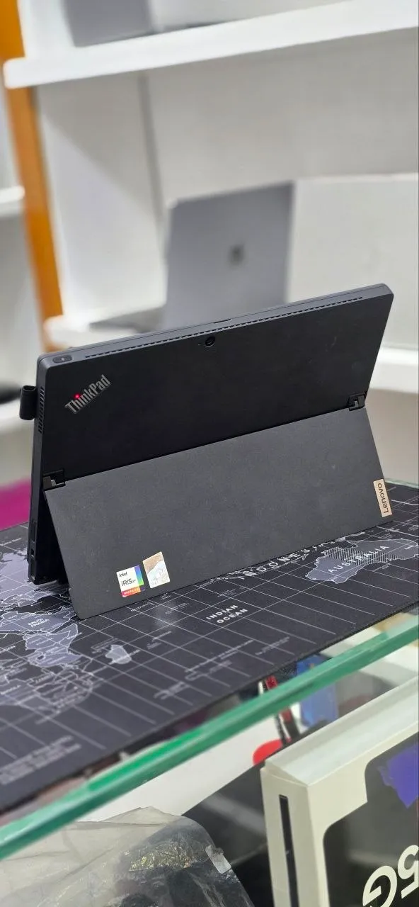 Lenovo ThinkPad Detachable i7 Touchscreen Laptop – photo 5