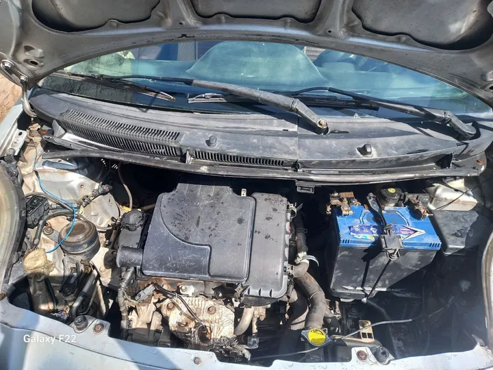Toyota Yaris Compact 2005 Automatic – photo 5