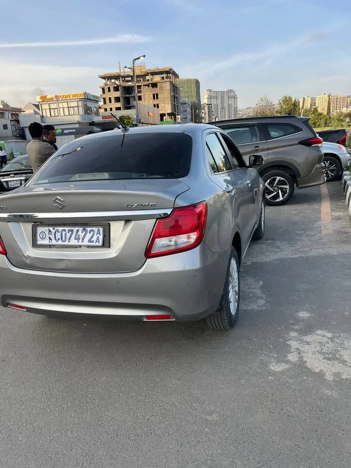 Suzuki Dzire 2022 Automatic Silver – photo 5