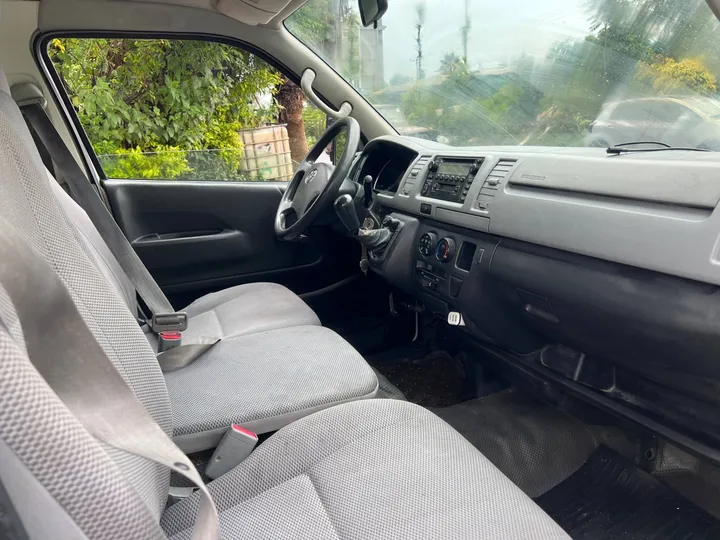 Toyota Hiace Abadula 2010 – photo 5