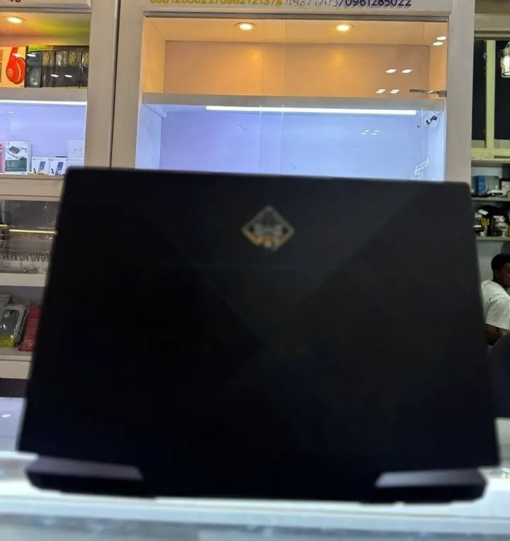 HP OMEN 17.3 Gaming Laptop – photo 3