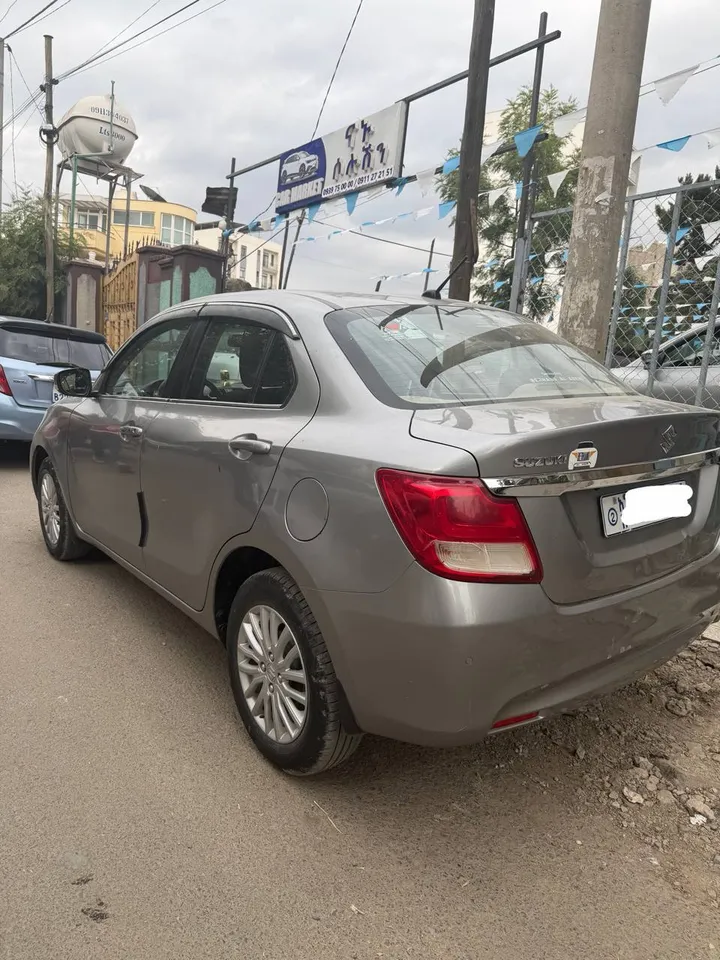 Suzuki Dzire 2022 Automatic – photo 4