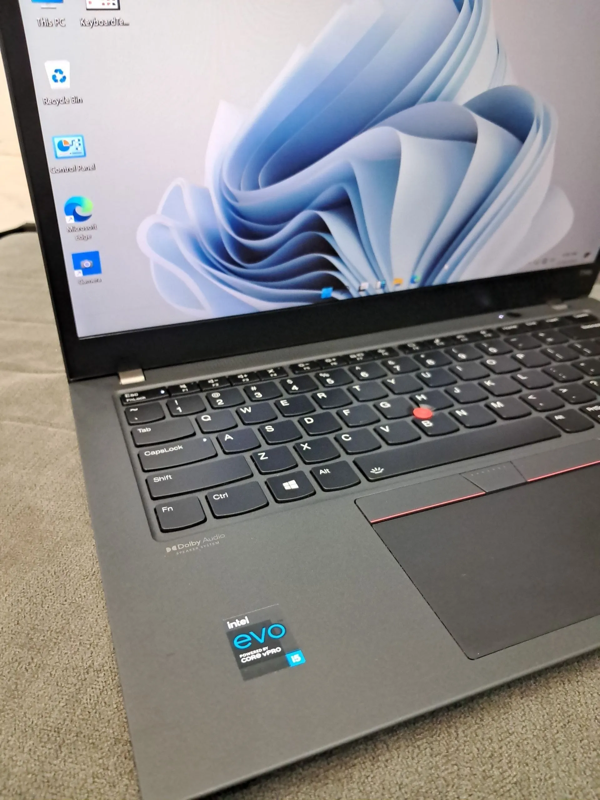 Lenovo ThinkPad T14s i5 Touchscreen – photo 3