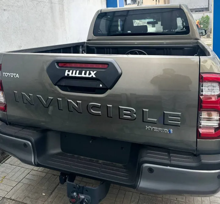 Toyota Hilux Invincible Hybrid 2025 – photo 7