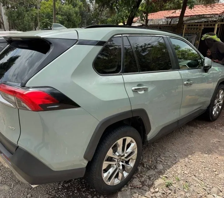 Toyota RAV4 2021 Automatic Full-Option – photo 3