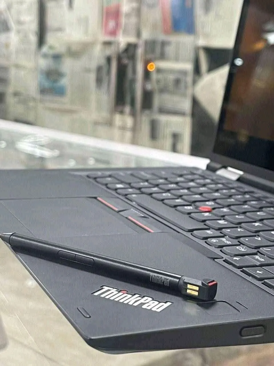 Lenovo ThinkPad Yoga X390 Laptop – photo 4