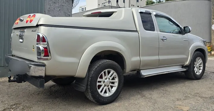 Toyota Hilux King Cab 2013 Manual – photo 3