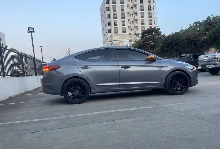 Hyundai Elantra 2017 Automatic – photo 3