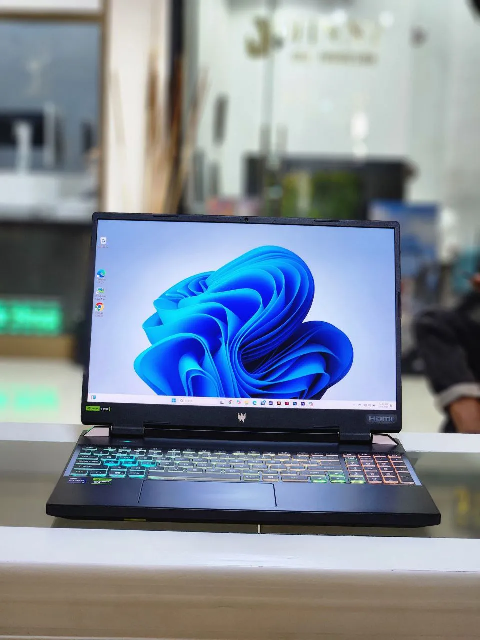 Acer Predator Helios 300 Gaming Laptop – photo 6