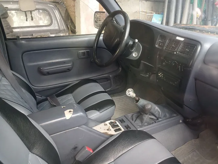 Toyota Hilux King Cab 2001 – photo 4