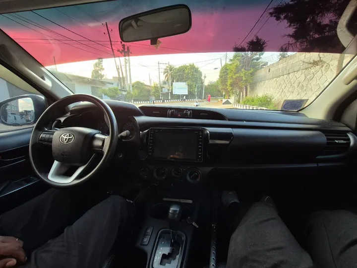 Toyota Hilux 2018 – photo 4