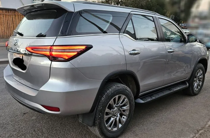 Toyota Fortuner 2023 Diesel Automatic – photo 5