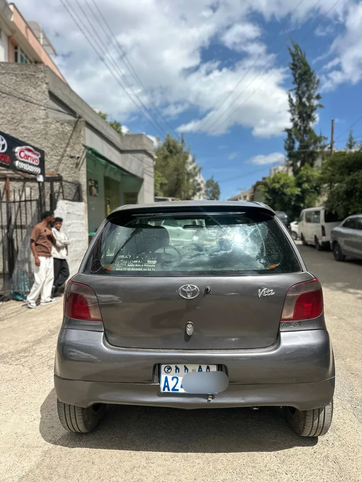 Toyota Vitz 2000 Automatic – photo 3