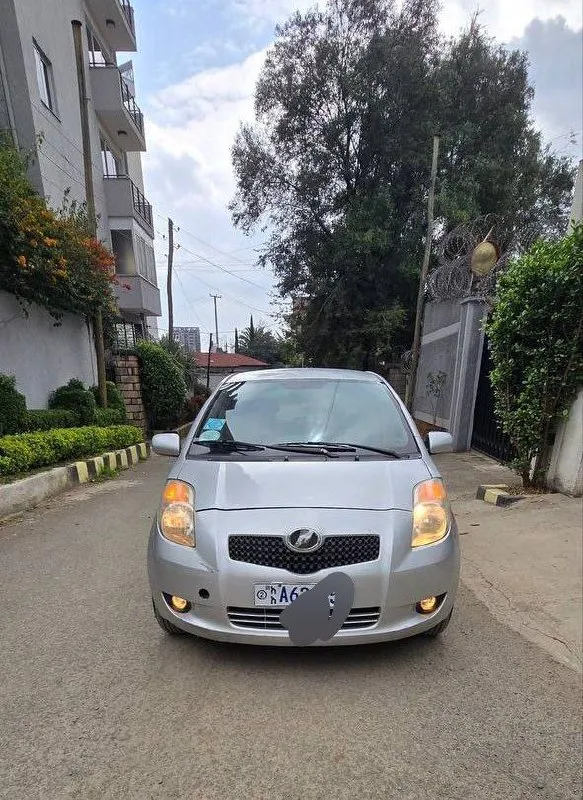 Toyota Yaris Compact 2006 – photo 3