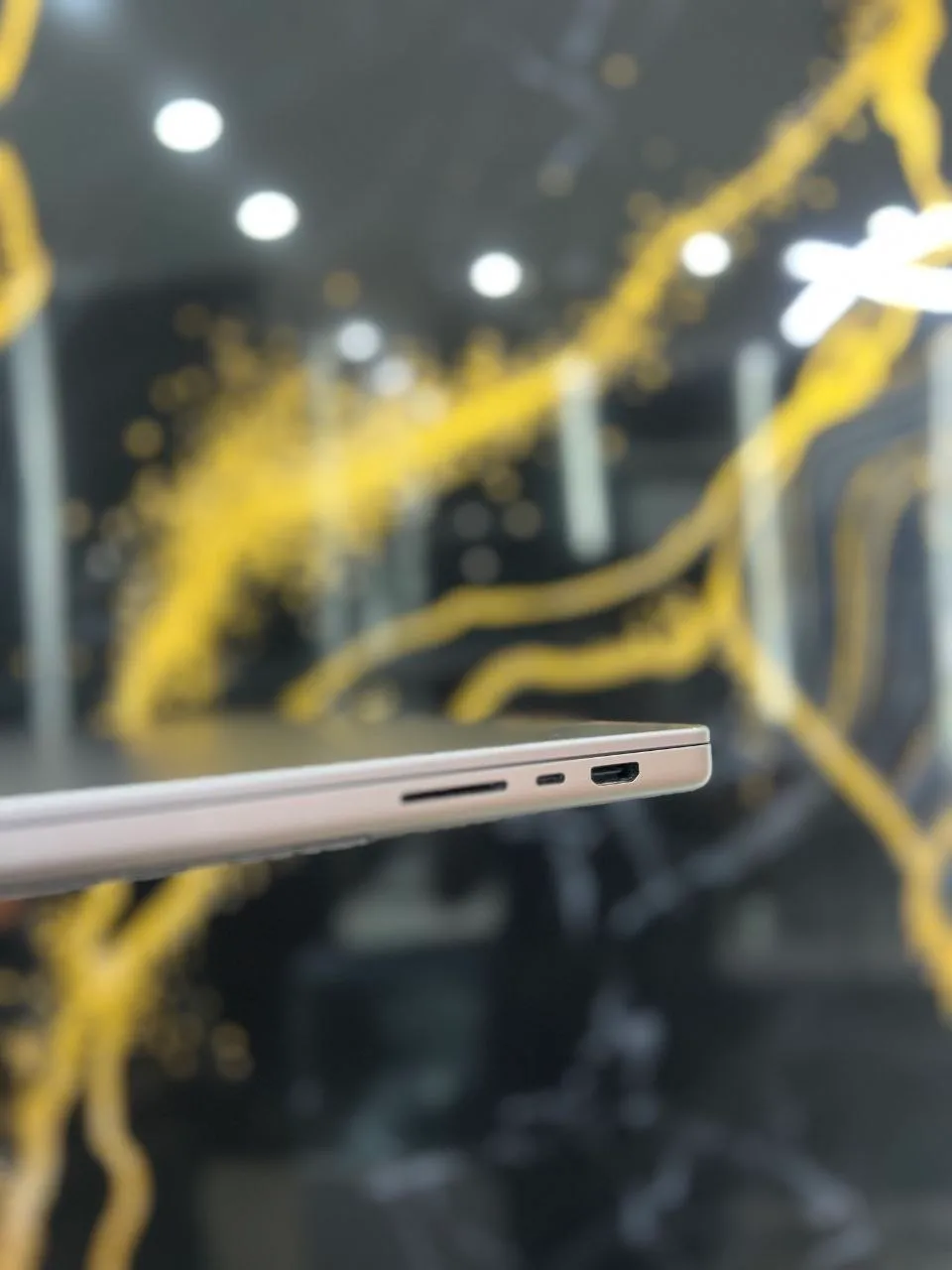Apple MacBook Pro 16-inch M1 Pro 2021 – photo 8