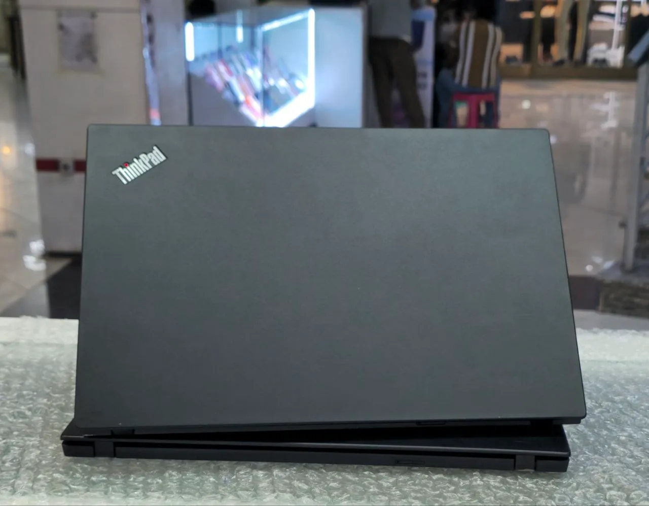 Lenovo ThinkPad T14s Touchscreen Laptop – photo 4