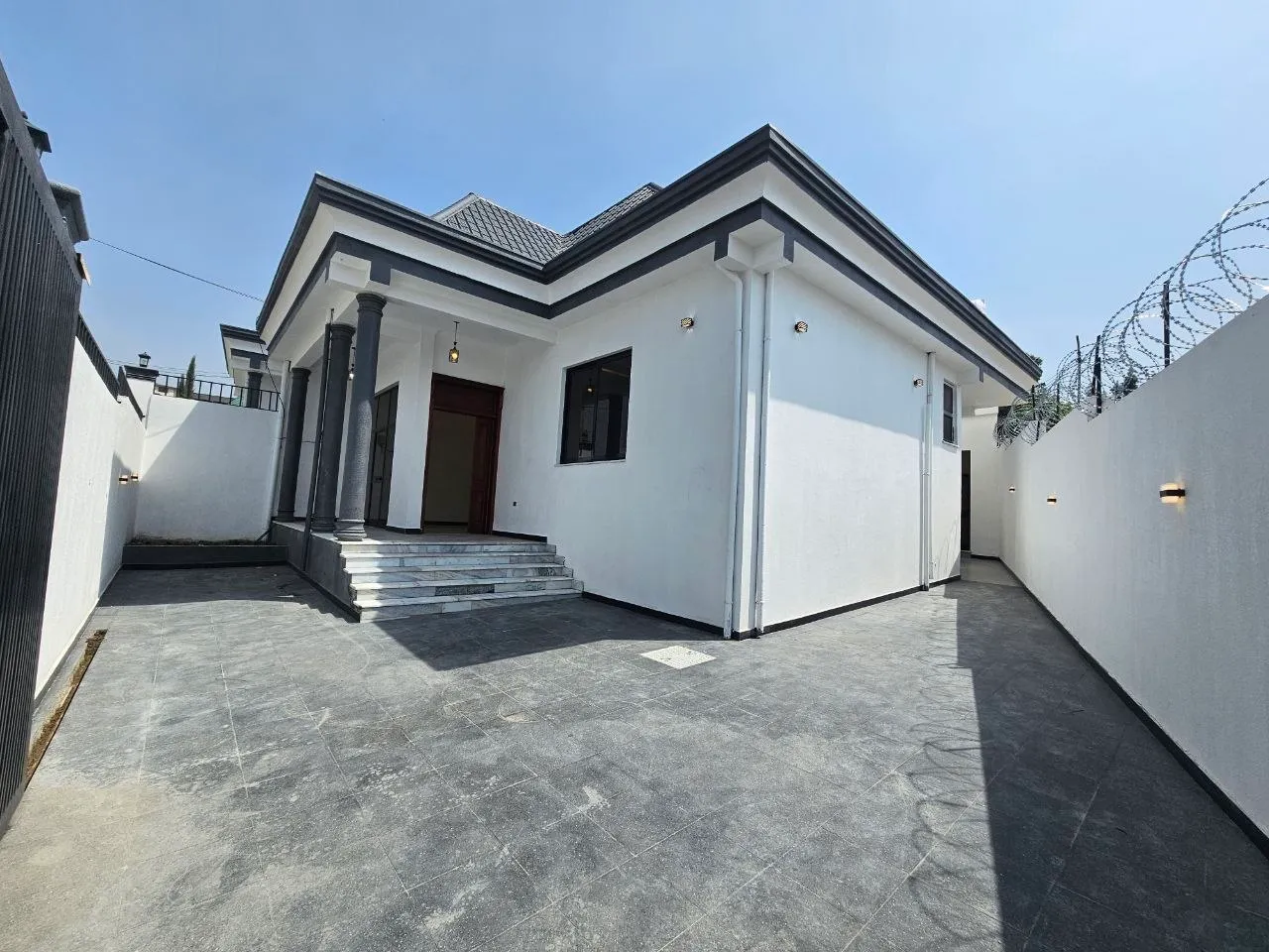 Modern Villa House 250 sqm – photo 3