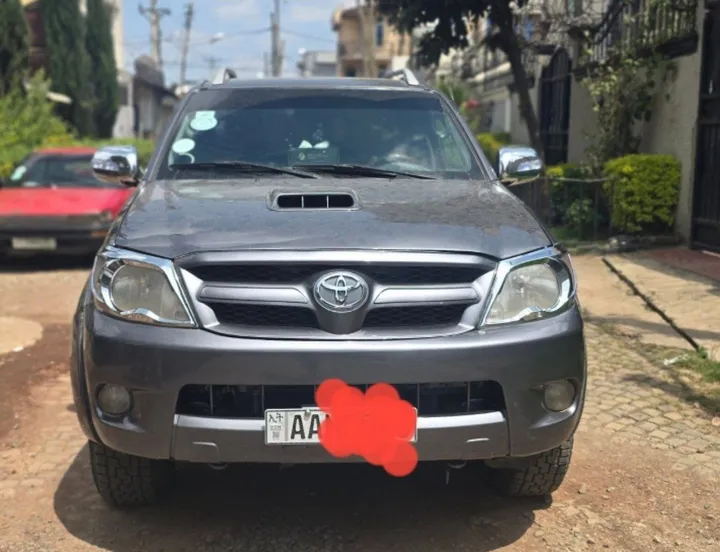 Toyota Hilux Invincible X-Cab – photo 3