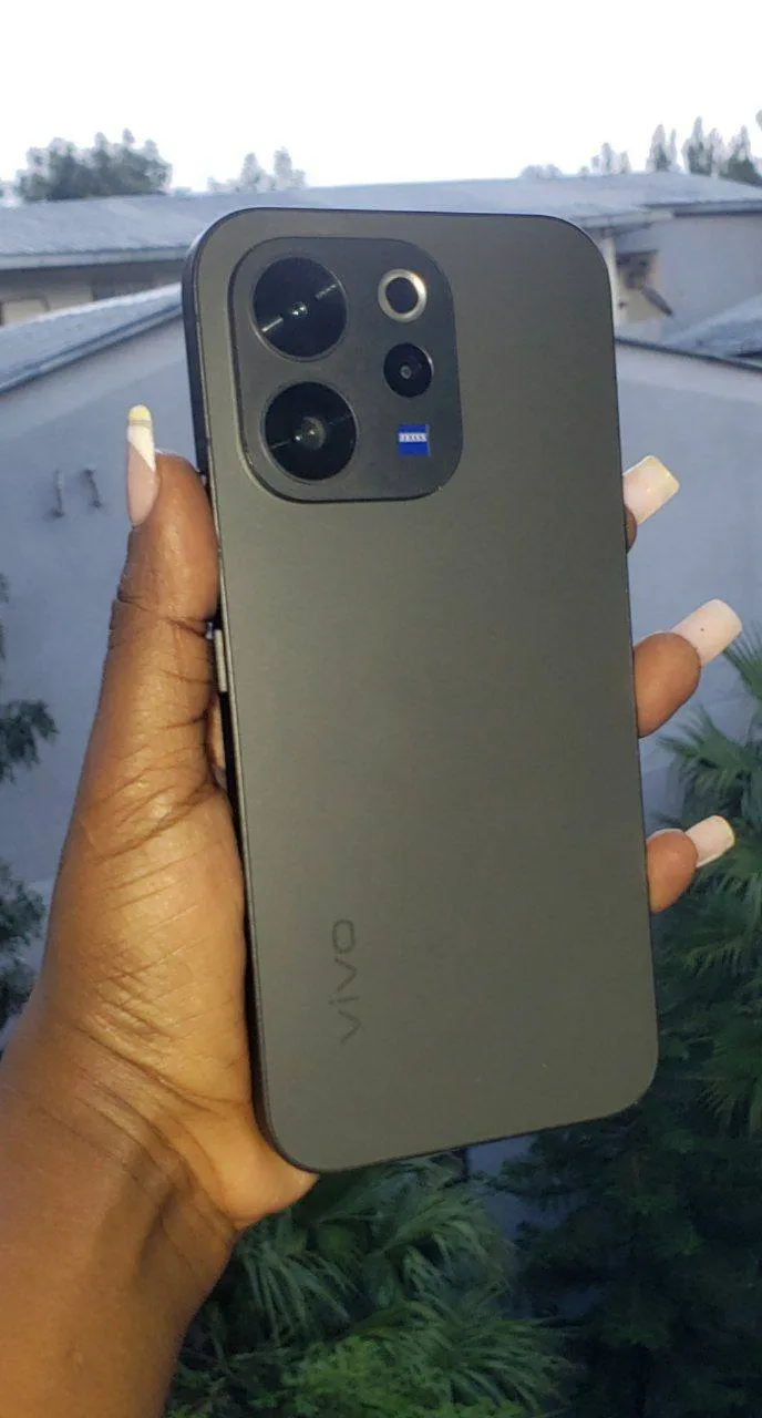 Vivo V70 8GB 256GB – photo 3