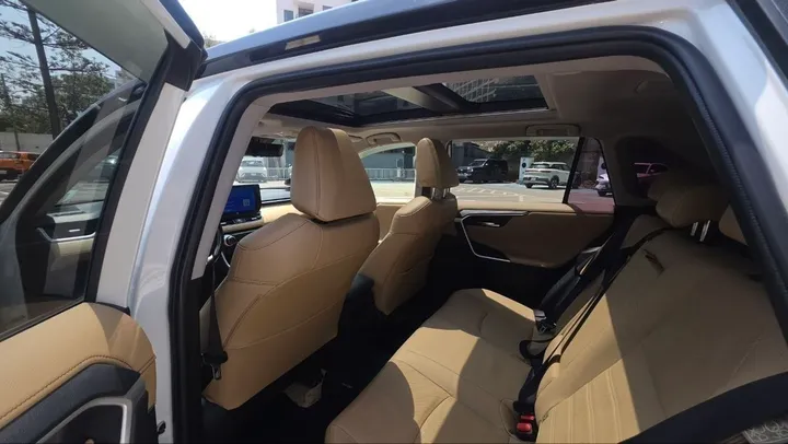 Toyota RAV4 Hybrid 2023 AWD – photo 6