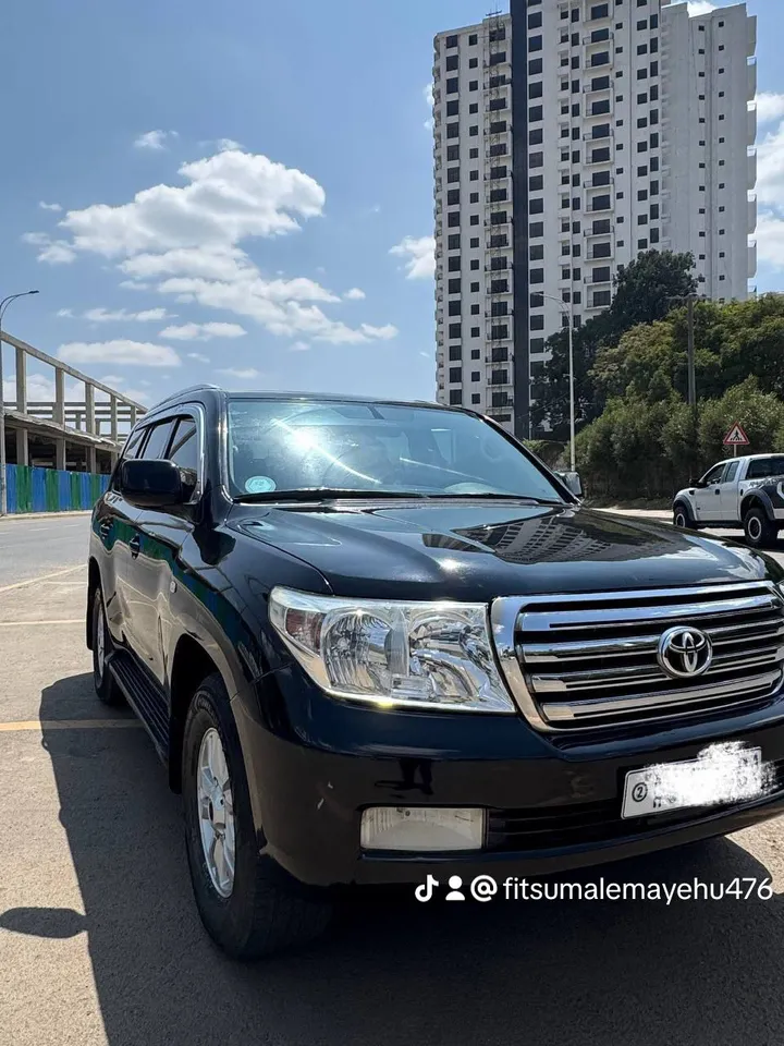 Toyota Land Cruiser V8 2010 Manual – photo 3