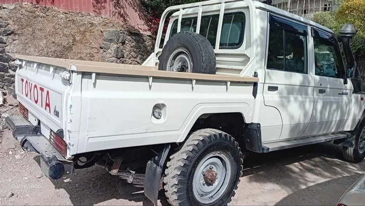 Toyota Double Cab Pickup 2015 – photo 3