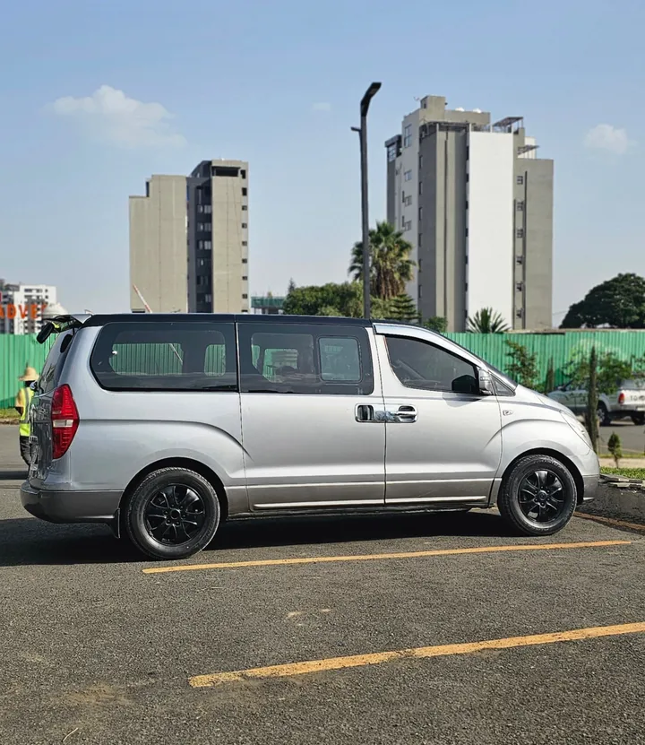 Hyundai Grand Starex 2014 Automatic – photo 3