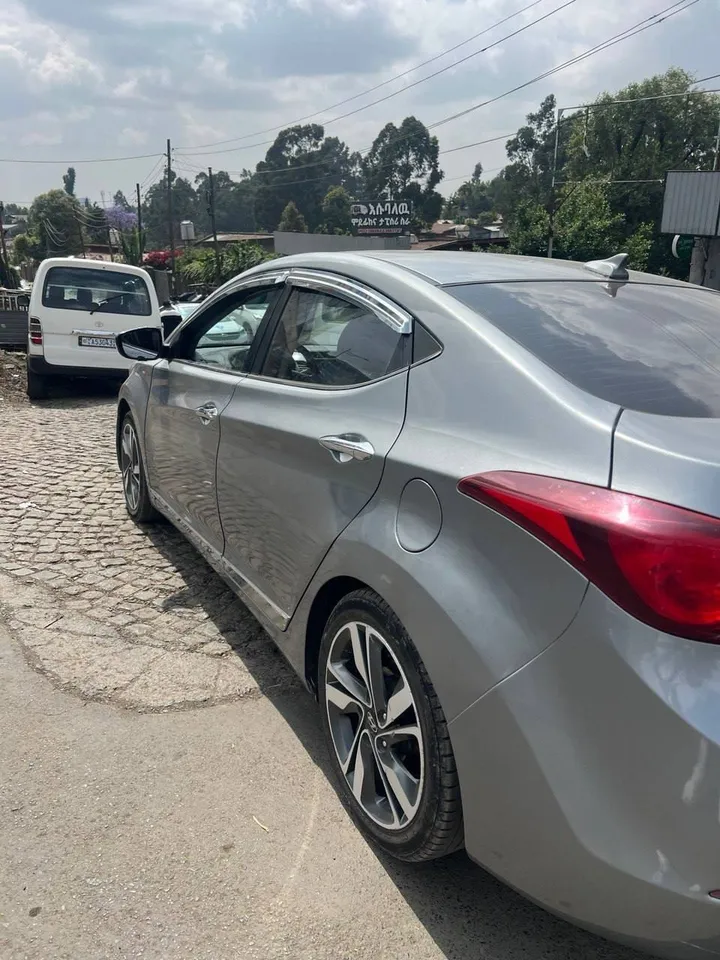 Hyundai Avante 2015 Automatic – photo 3