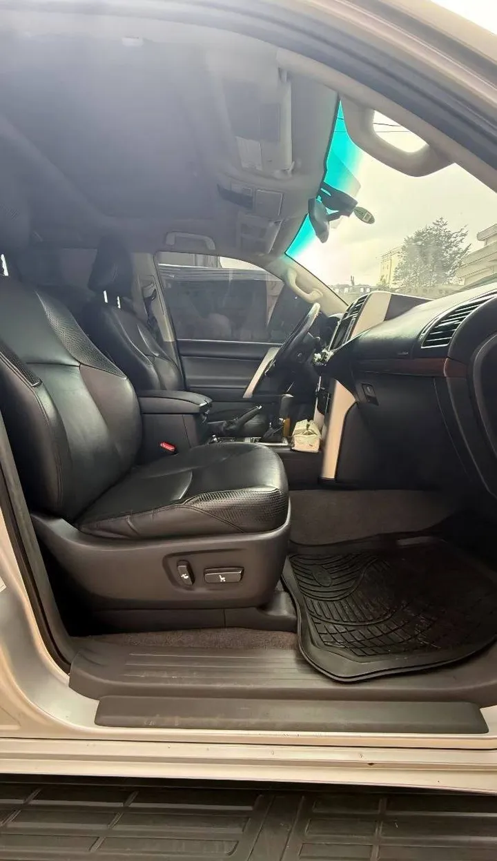Toyota Landcruiser Prado 2012 Diesel – photo 3