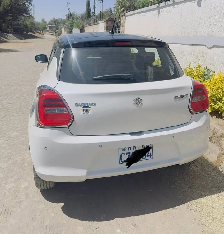 Suzuki Swift 2023 Automatic – photo 6