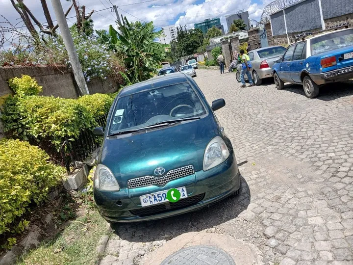 Toyota Vitz Yaris 1.0L Manual – photo 6