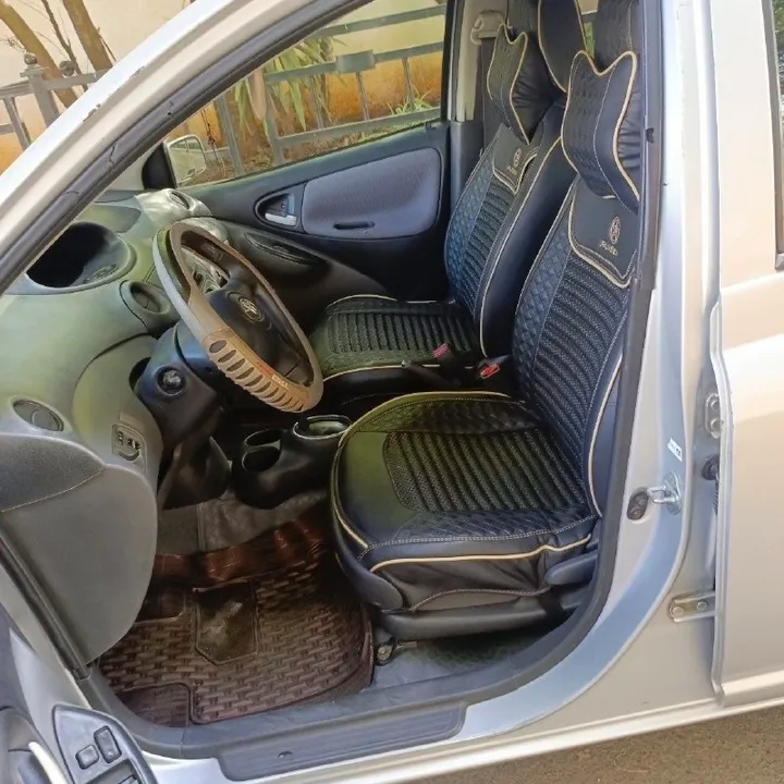 Toyota Vitz Automatic 2003 – photo 3