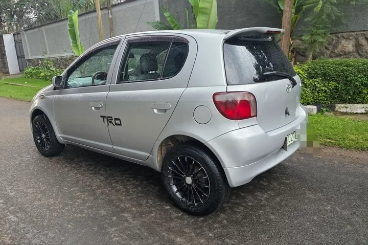 Toyota Vitz 2001 Automatic 1000CC – photo 3
