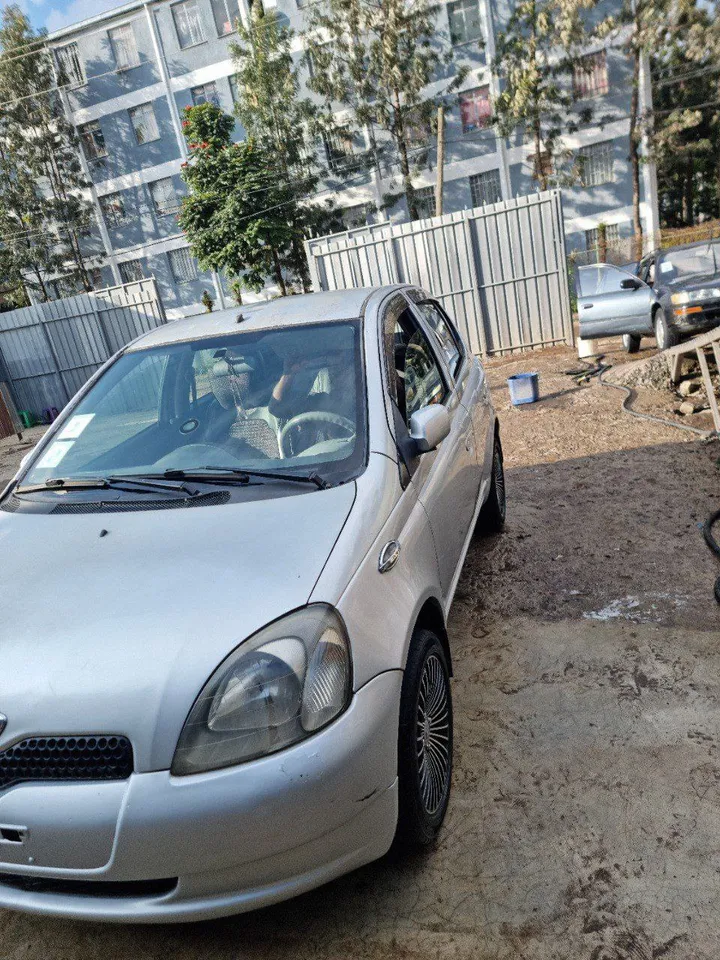Toyota Vitz 2001 Automatic – photo 4