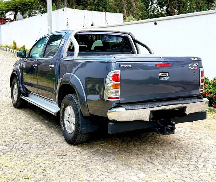 Toyota Hilux D4D 2011 Manual – photo 4