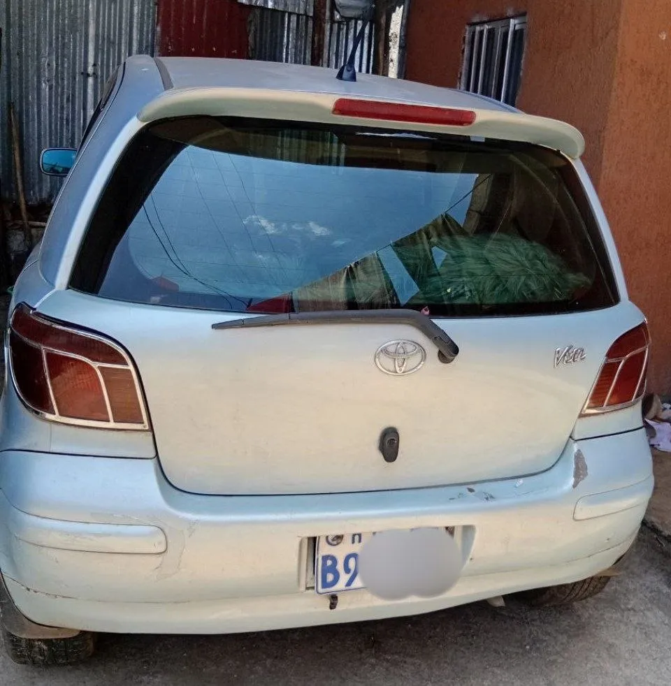 Toyota Vitz 2004 Automatic – photo 3