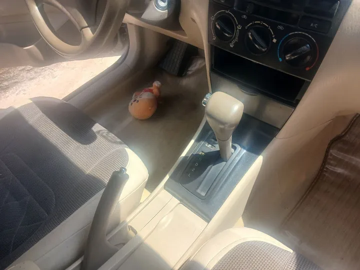 Toyota Corolla 2004 Automatic – photo 5