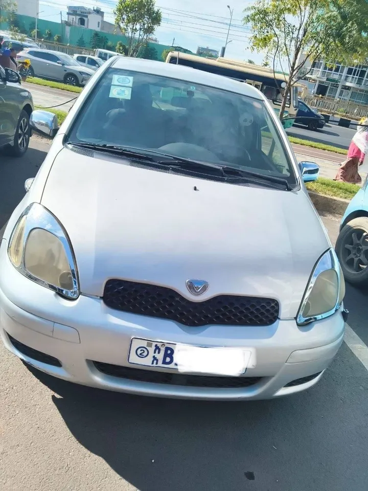 Toyota Vitz 2004 Hatchback – photo 3