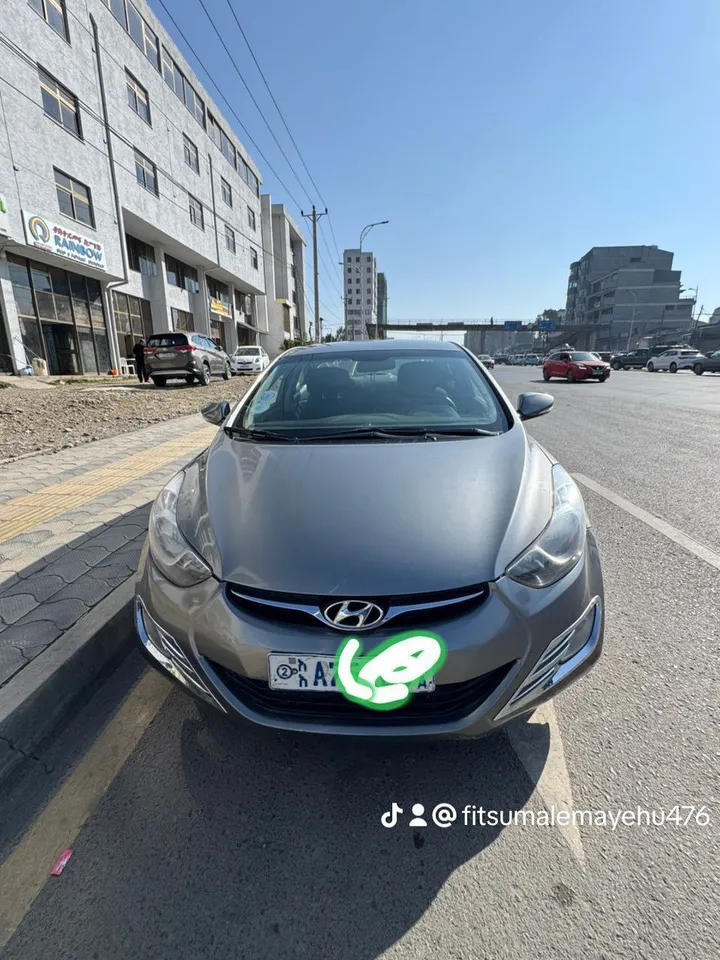 Hyundai Avante 2012 Automatic – photo 4