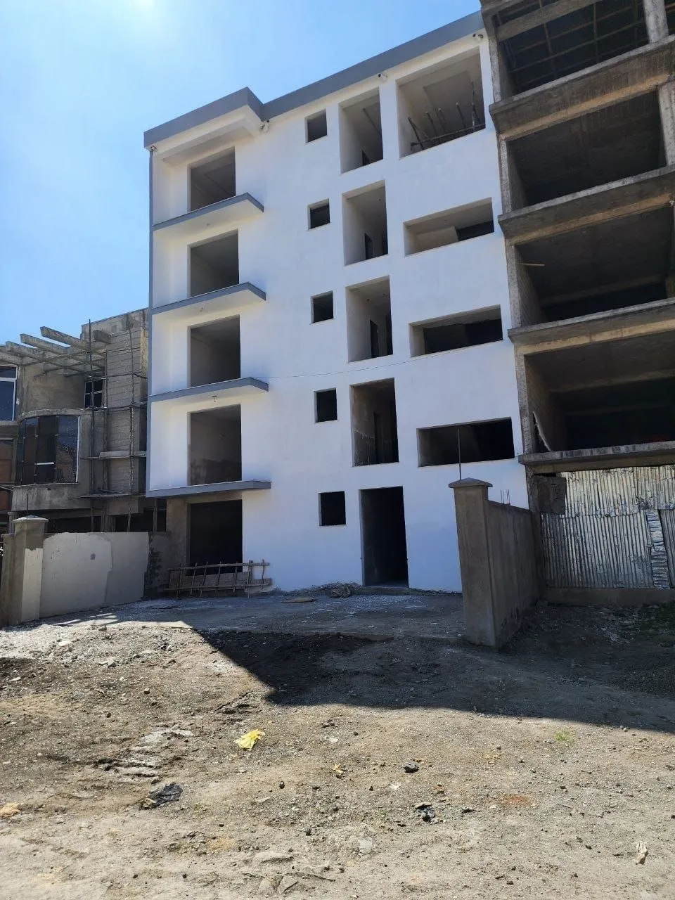G+4 Apartment Building for Sale – photo 5