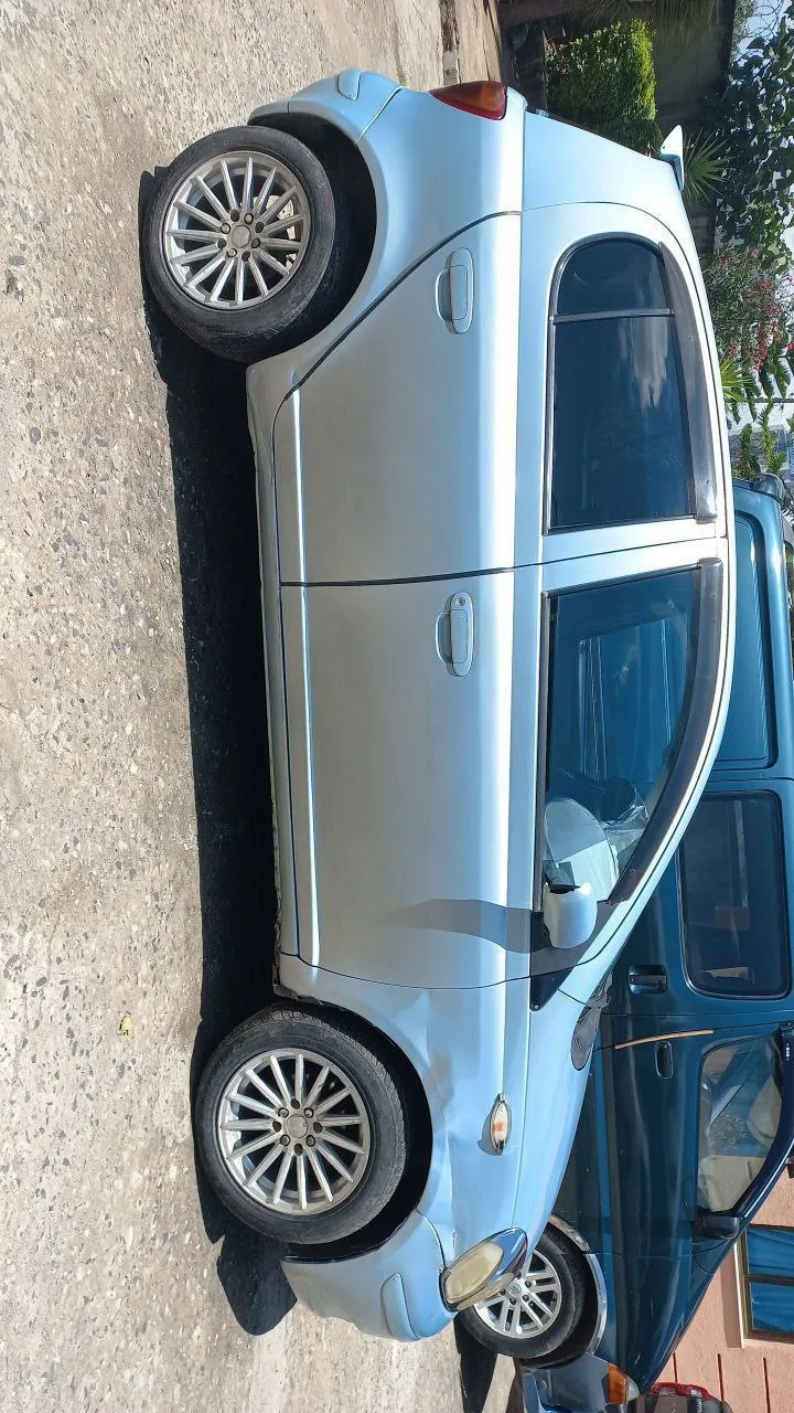 Toyota Vitz 2004 Automatic – photo 3